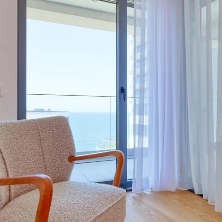 Apartment Acqua Blue 5l, A In Madeira