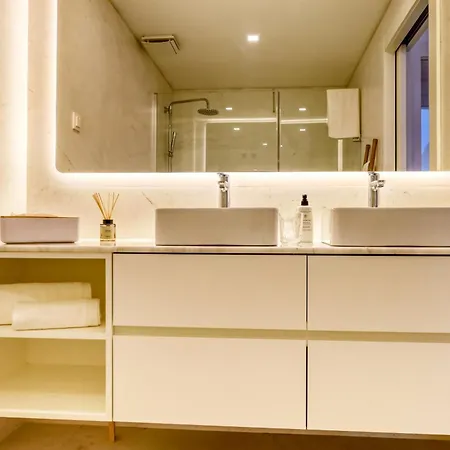 Apartment Acqua Blue 5l, A In Madeira *